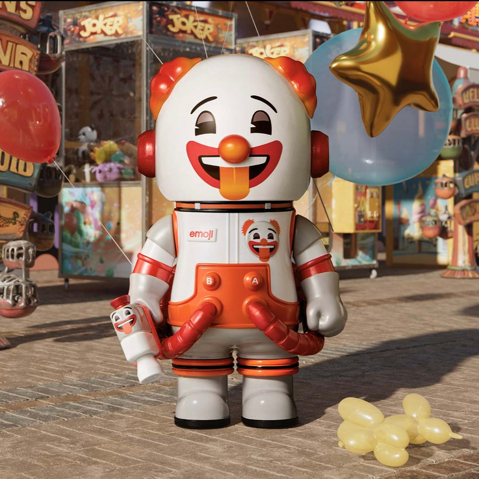 MEGA SPACE MOLLY 100% × emoji™ Series