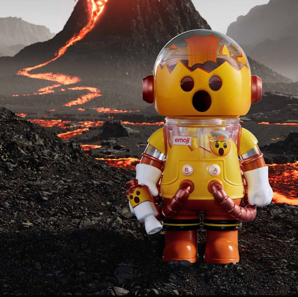 MEGA SPACE MOLLY 100% × emoji™ Series